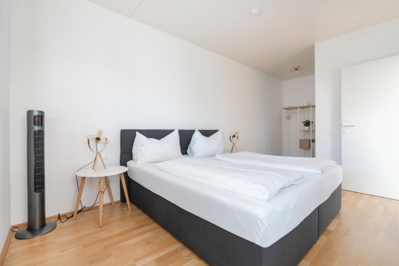 Helles, Neues Dg Apartment Mit Blick Zum Donauturm Viena Exterior foto