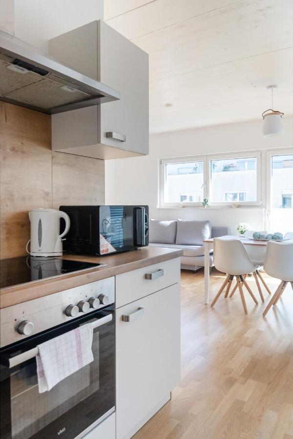 Helles, Neues Dg Apartment Mit Blick Zum Donauturm Viena Exterior foto