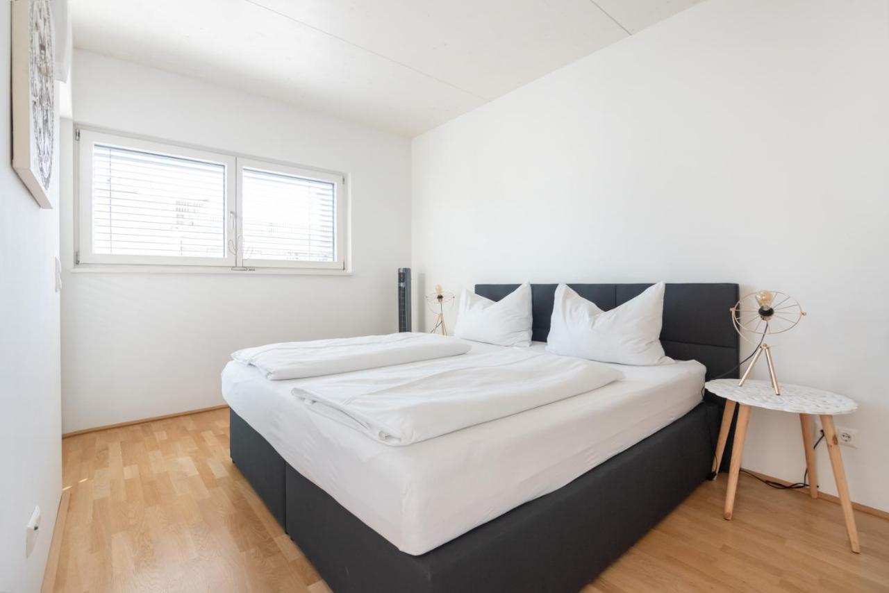 Helles, Neues Dg Apartment Mit Blick Zum Donauturm Viena Exterior foto
