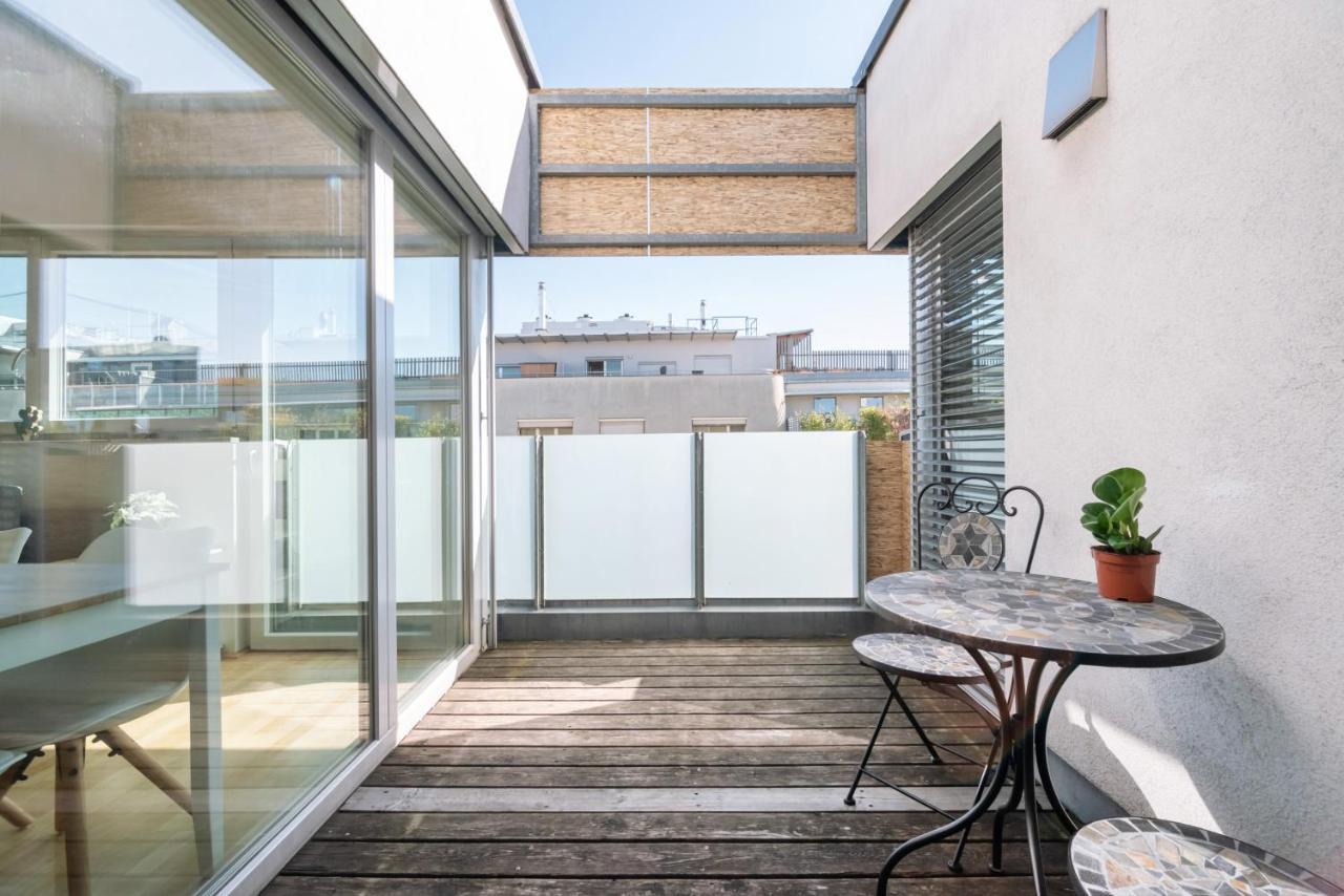 Helles, Neues Dg Apartment Mit Blick Zum Donauturm Viena Exterior foto