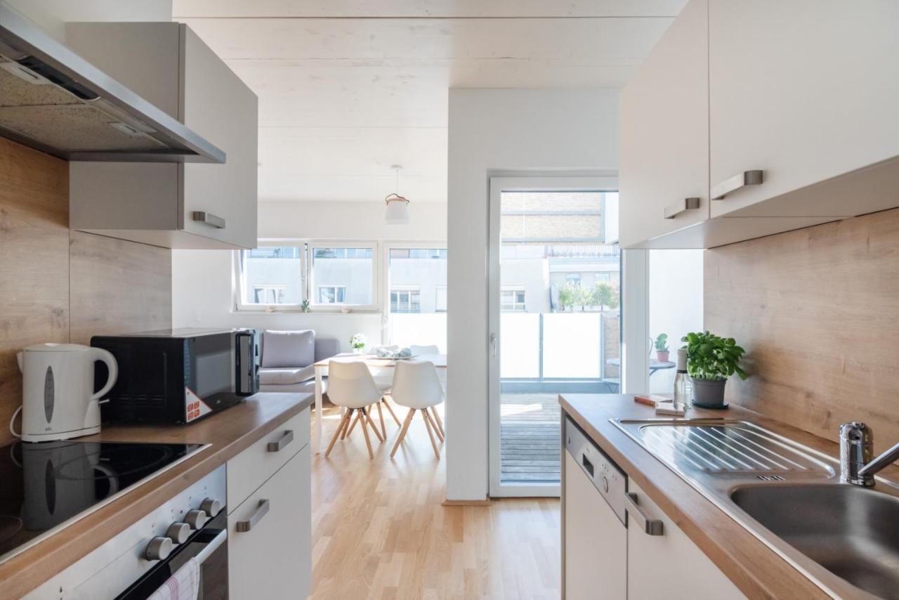 Helles, Neues Dg Apartment Mit Blick Zum Donauturm Viena Exterior foto